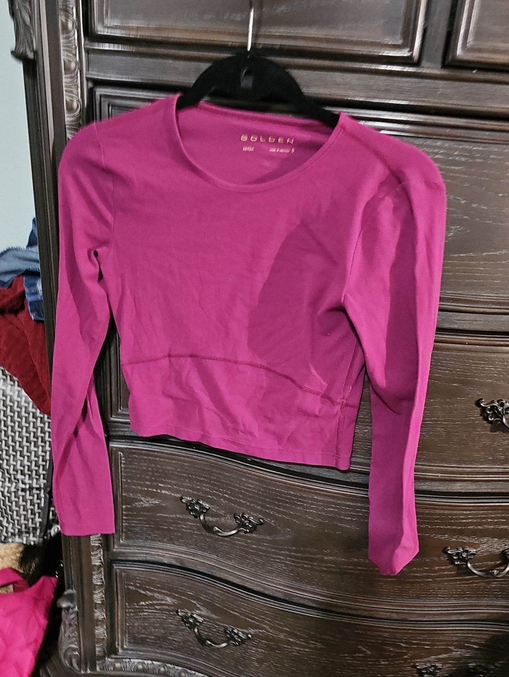 Aritzia Golden Fuchsia Long-Sleeve Crop Top